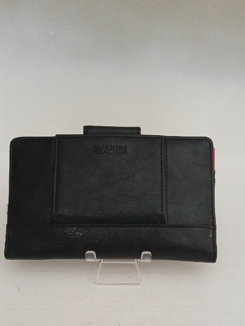 Kenneth Cole Reaction Black Leather Snap Wallet - Picture 2 of 4